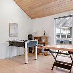 펜션 Nice Home In Lokken With Sauna