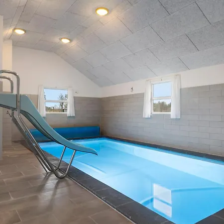 בית נופש In With Sauna