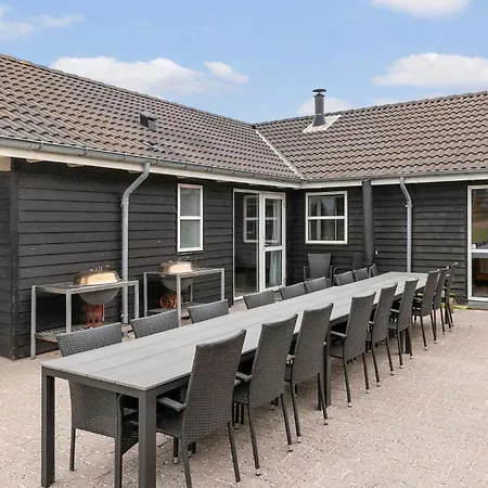 Beach Front Home In Lokken With Sauna Prázdninový dům *
