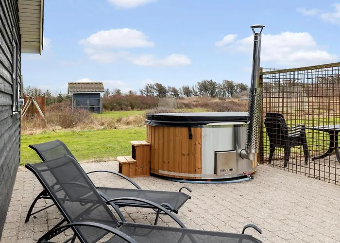 In With Sauna בית נופש לוקן