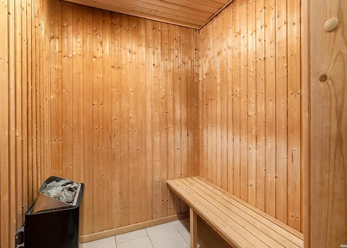 In With Sauna